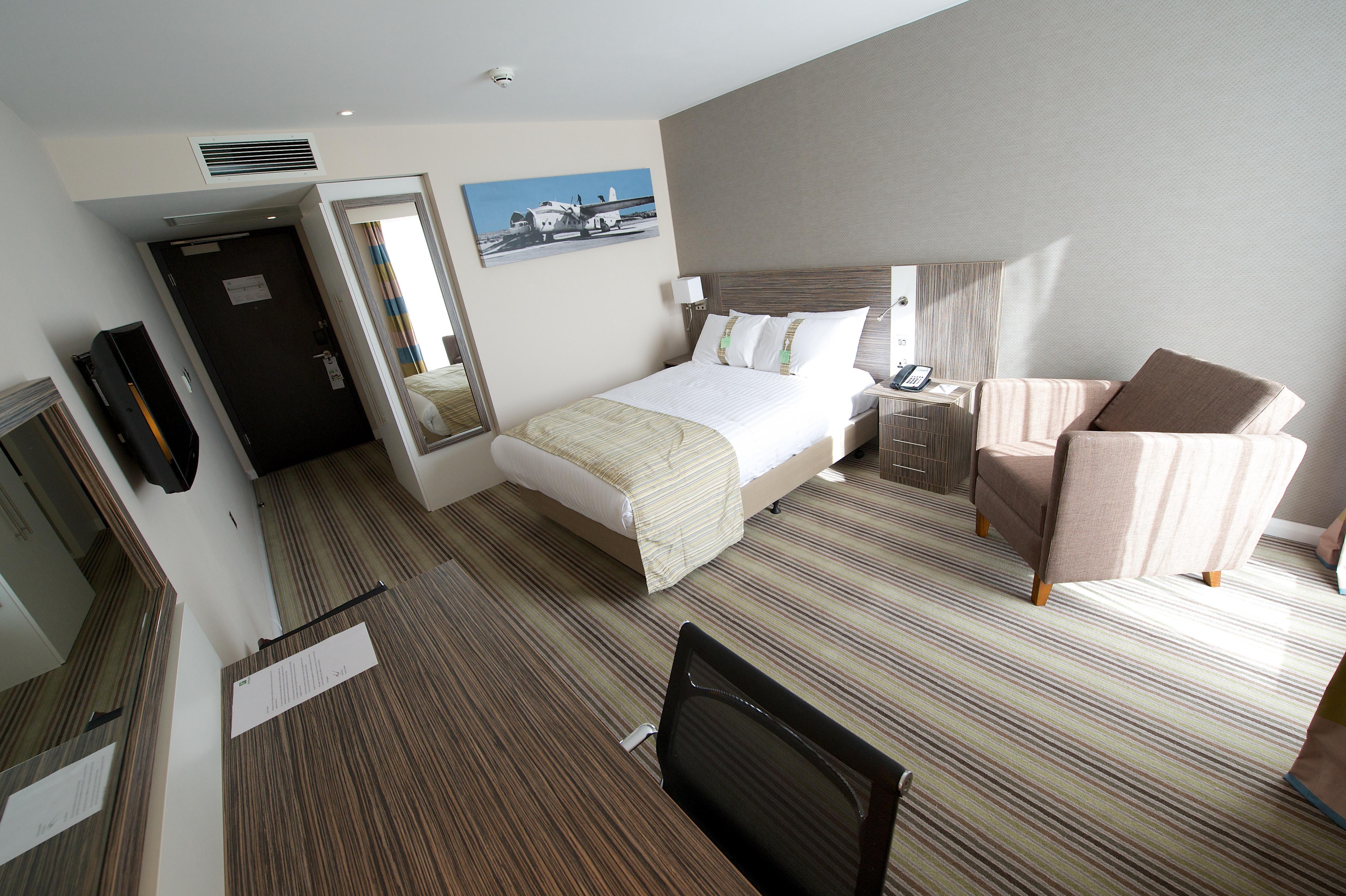 Holiday Inn Southend By Ihg Bagian luar foto