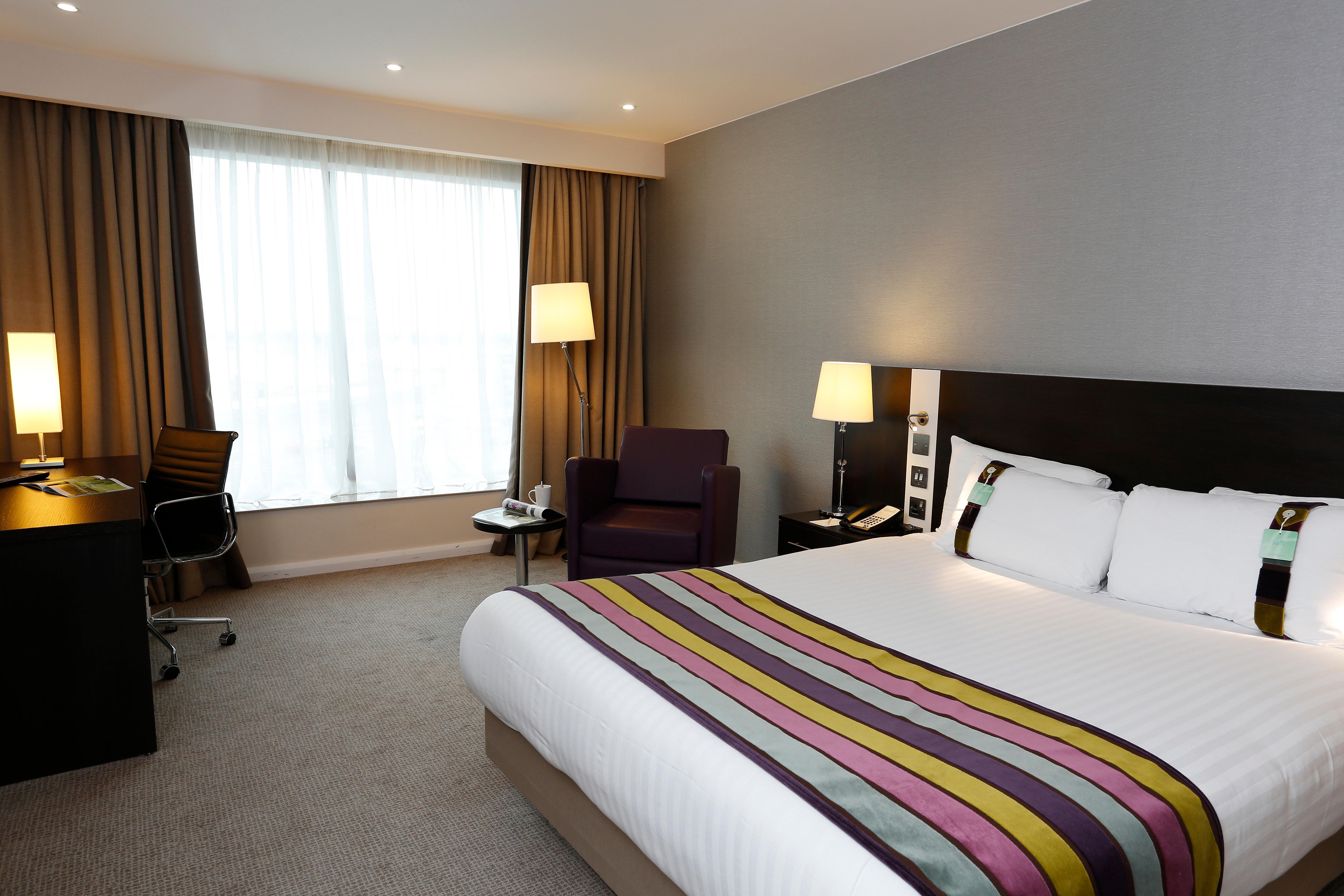 Holiday Inn Southend By Ihg Bagian luar foto