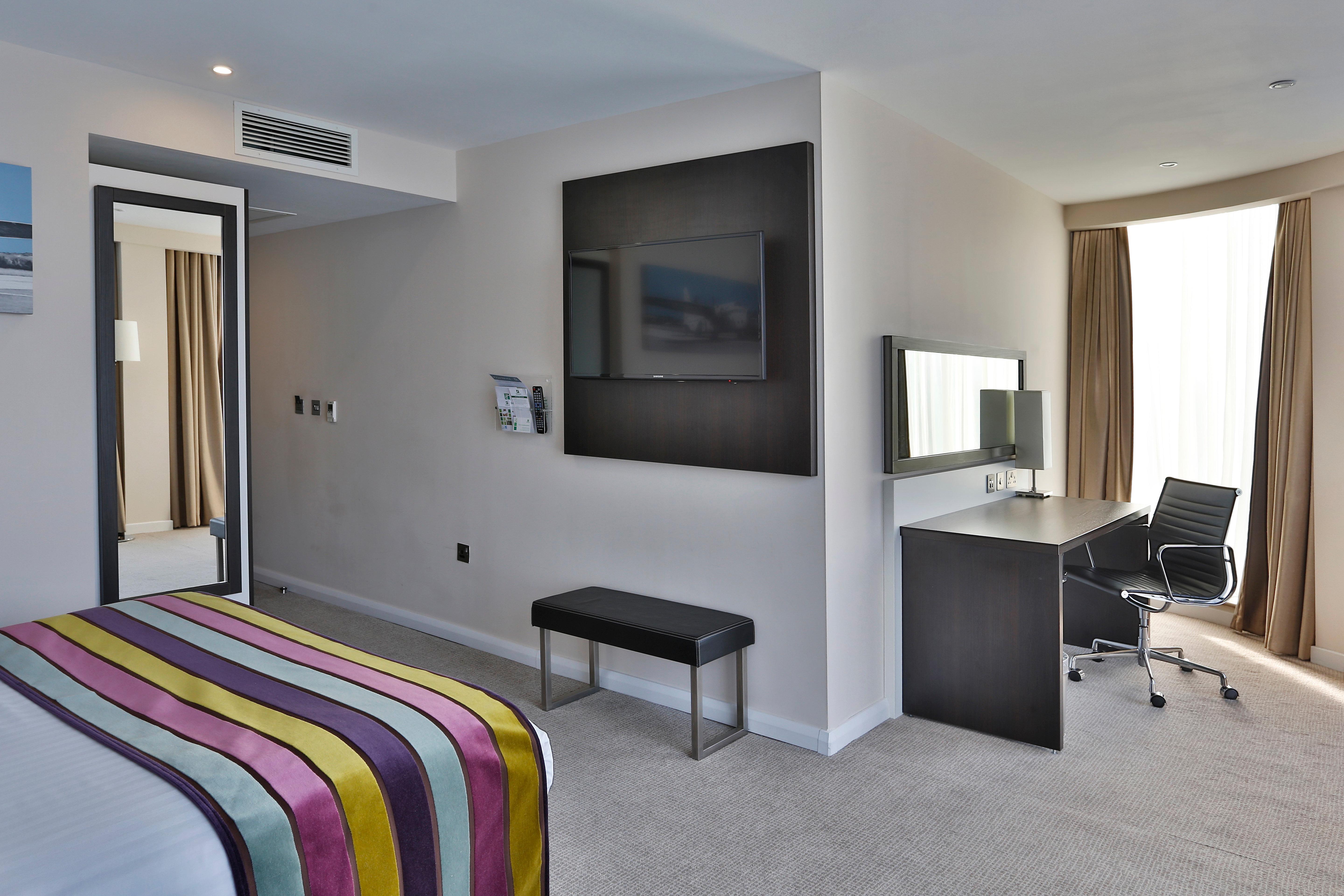 Holiday Inn Southend By Ihg Bagian luar foto