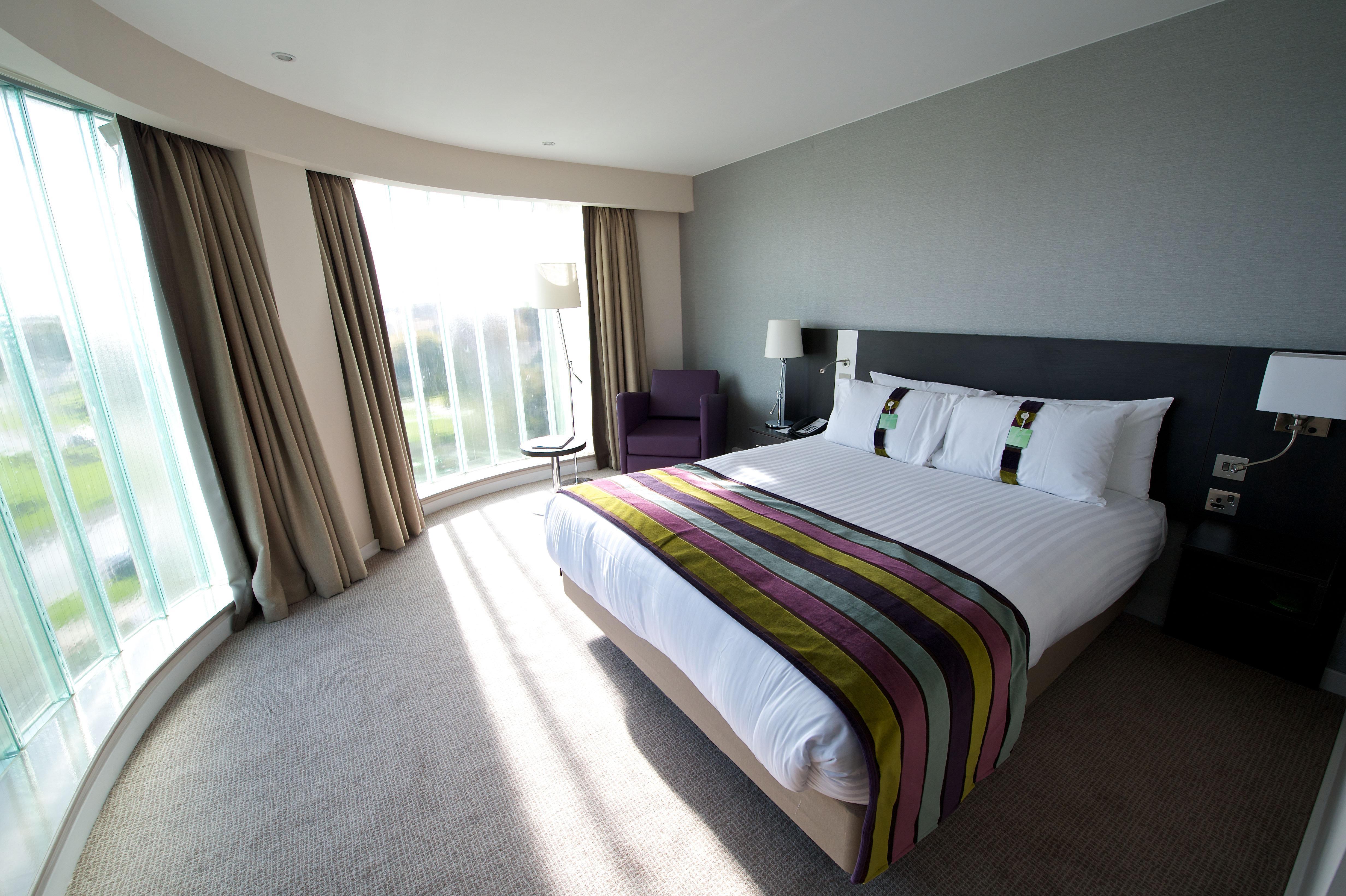 Holiday Inn Southend By Ihg Bagian luar foto