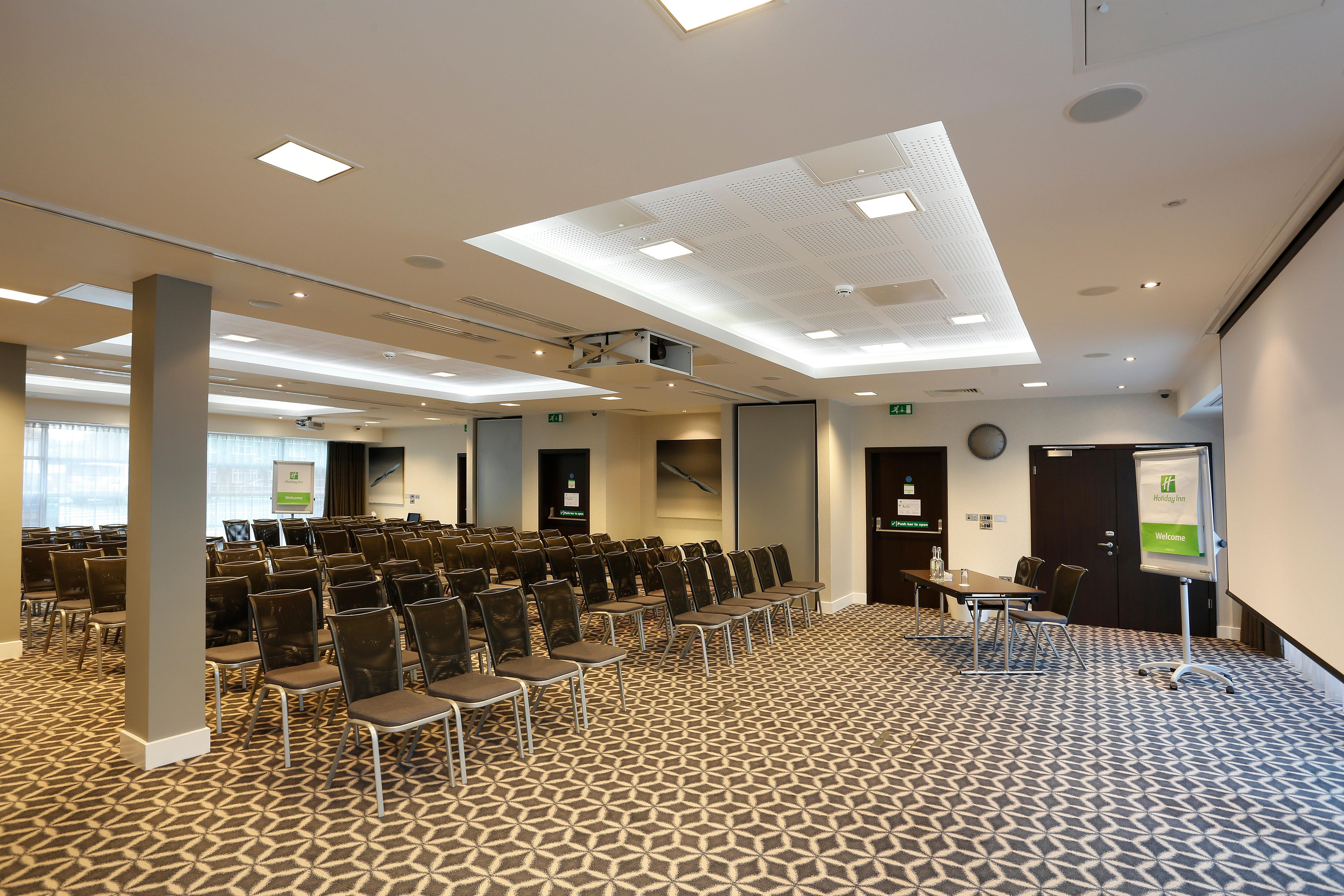 Holiday Inn Southend By Ihg Bagian luar foto