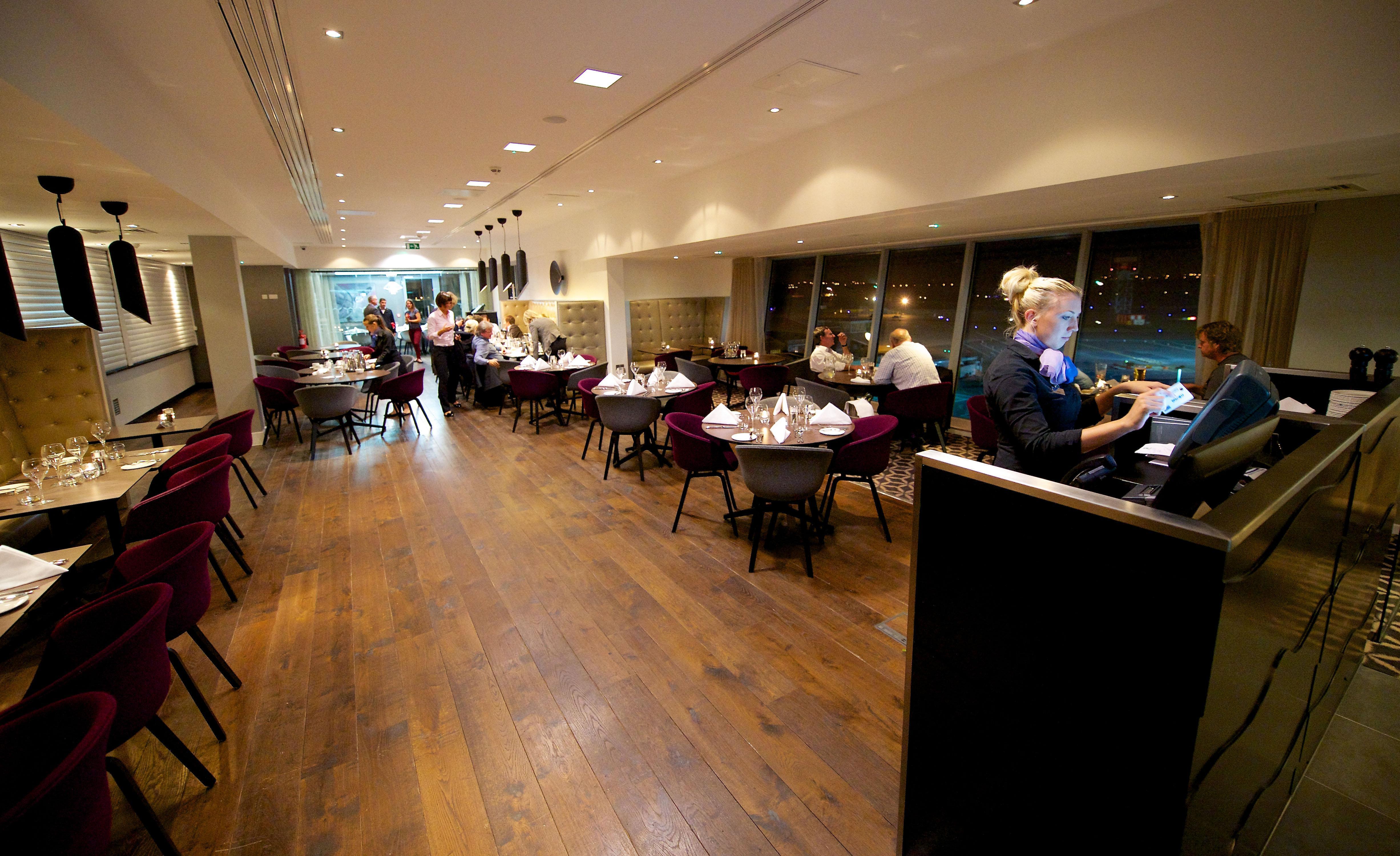 Holiday Inn Southend By Ihg Bagian luar foto