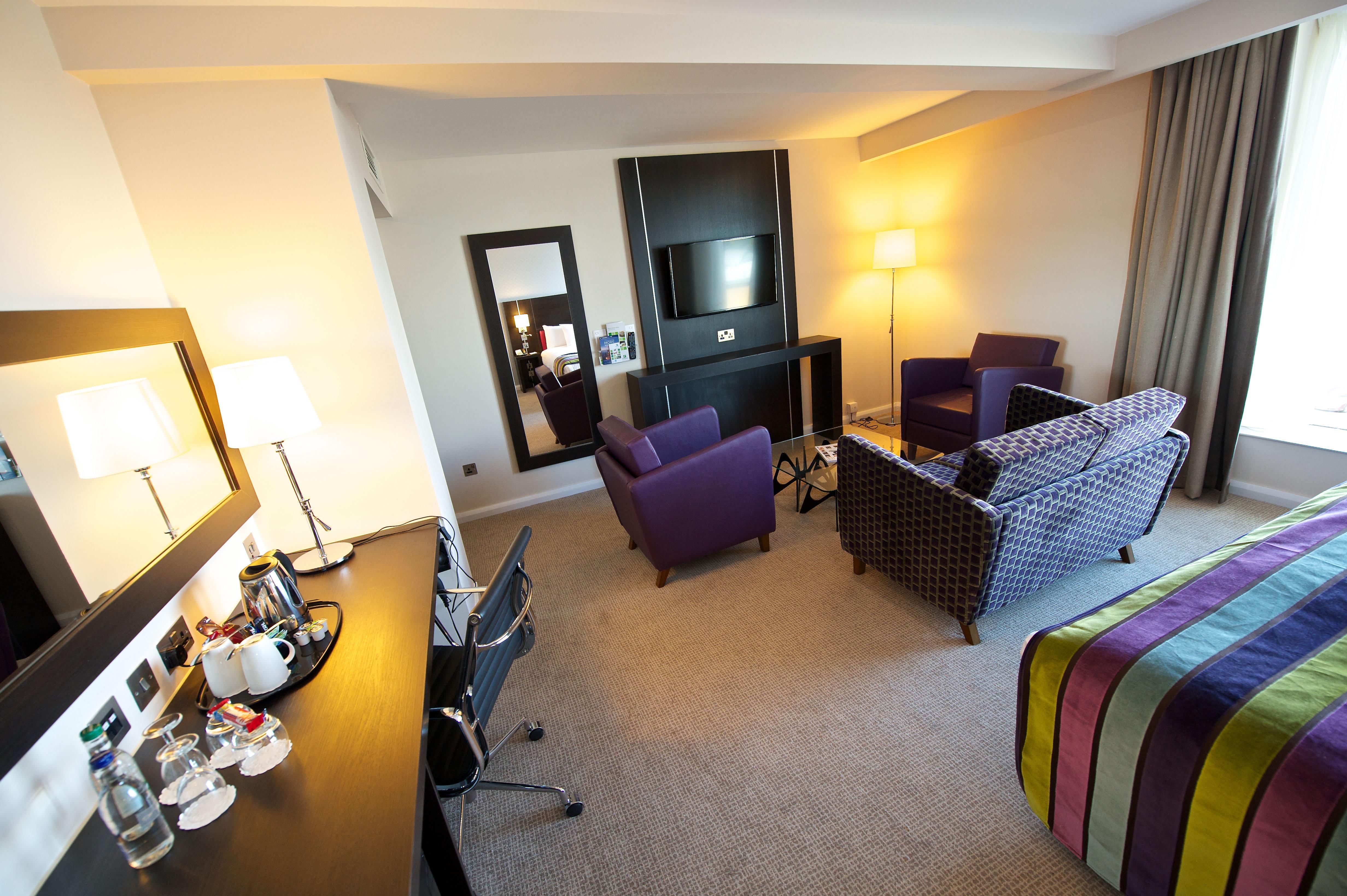 Holiday Inn Southend By Ihg Bagian luar foto