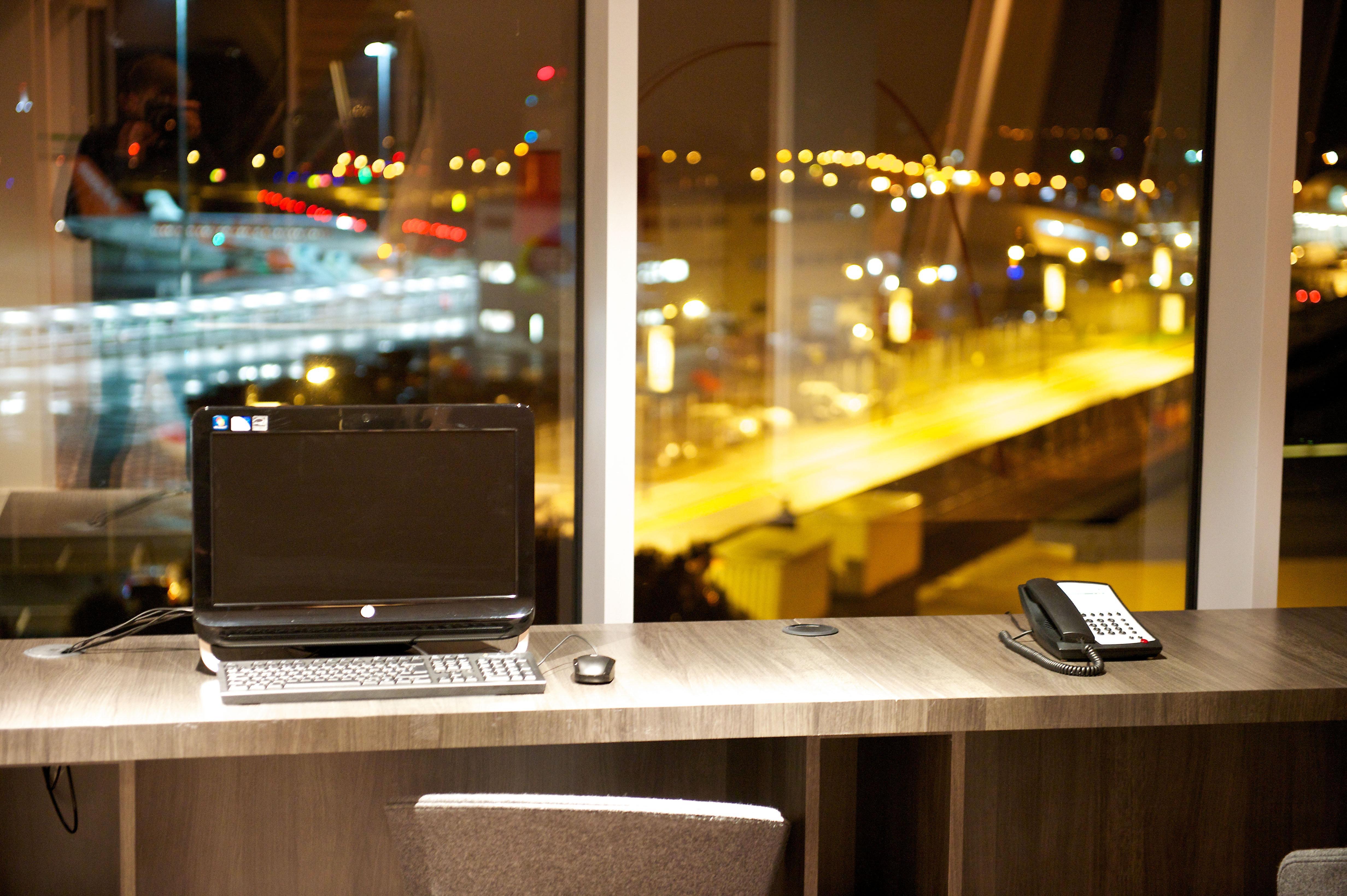 Holiday Inn Southend By Ihg Bagian luar foto
