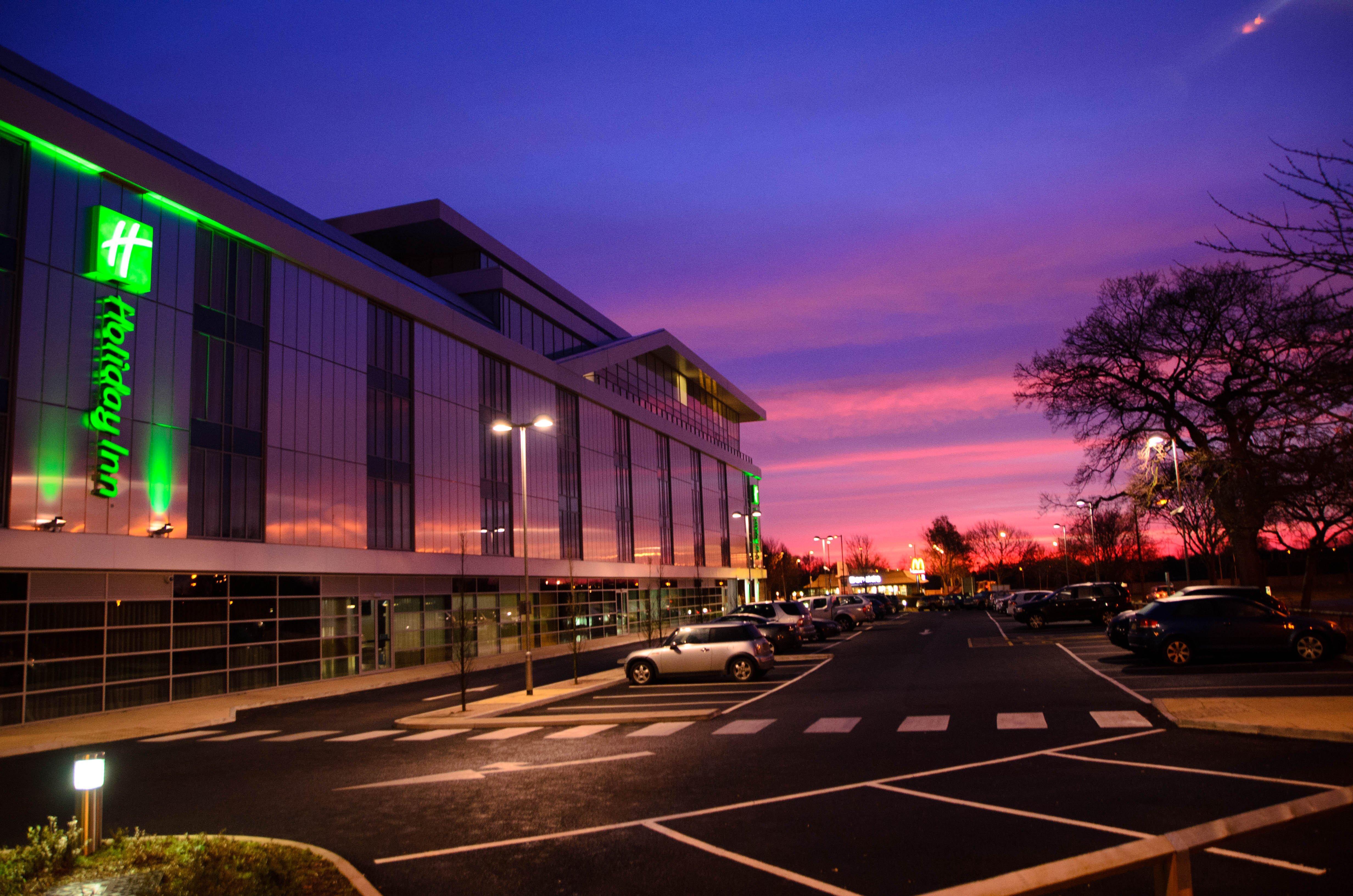 Holiday Inn Southend By Ihg Bagian luar foto