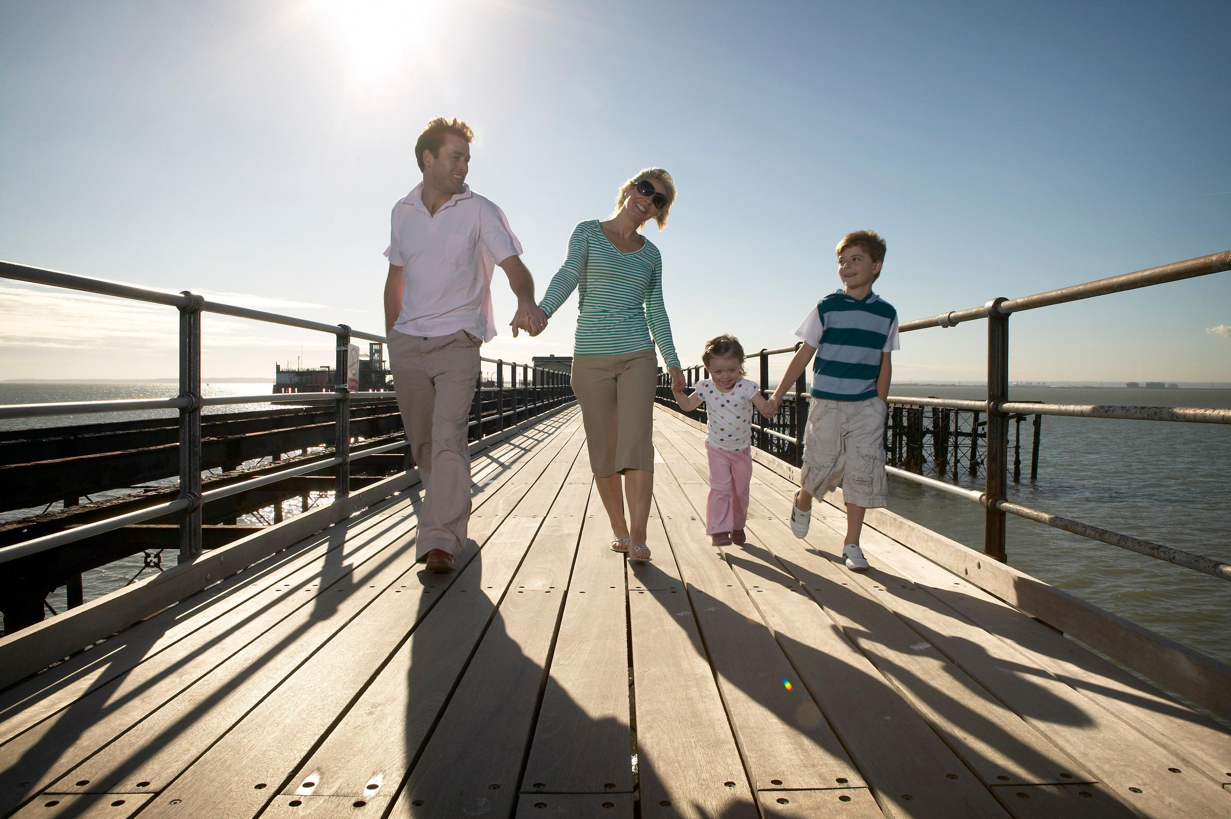 Holiday Inn Southend By Ihg Bagian luar foto