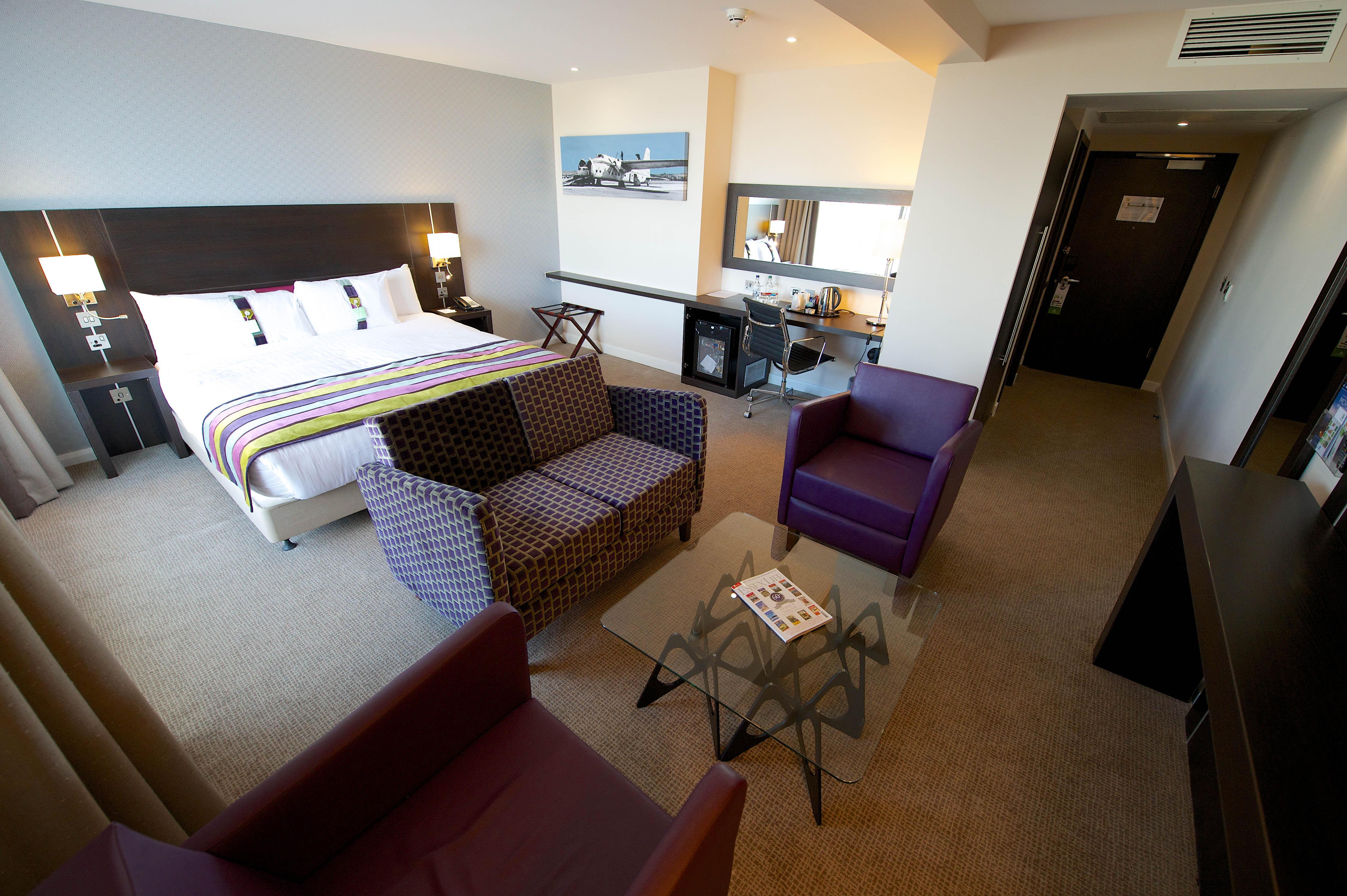 Holiday Inn Southend By Ihg Bagian luar foto